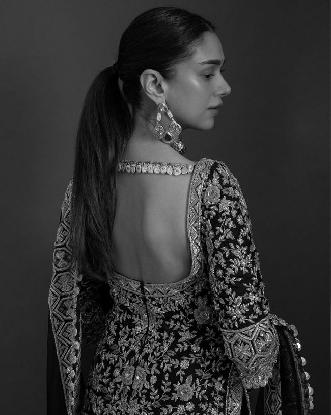Aditi Rao Hydari Vintage Looks In Black N White